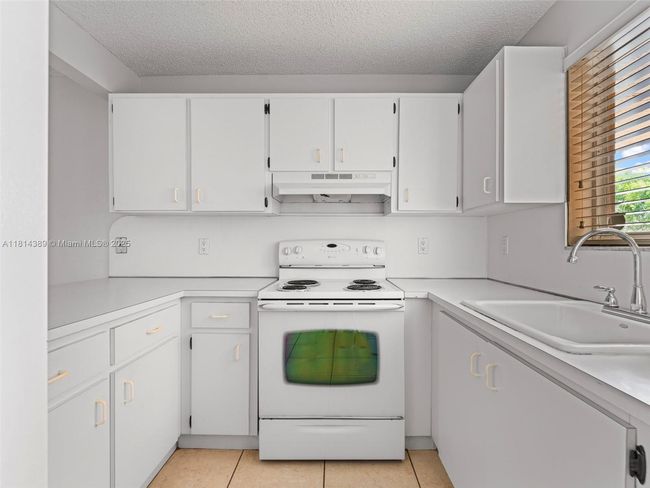 APT-204 - 7905 W 30 Th Ct, Condo with 1 bedrooms, 1 bathrooms and null parking in Hialeah FL | Image 5