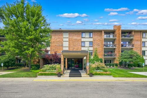 405-201 Lake Hinsdale Dr, Willowbrook, IL, 60527-2236 | Card Image