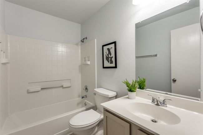 33 Verde Ranch Loop, Townhouse with 3 bedrooms, 3 bathrooms and 2 parking in Leander TX | Image 16
