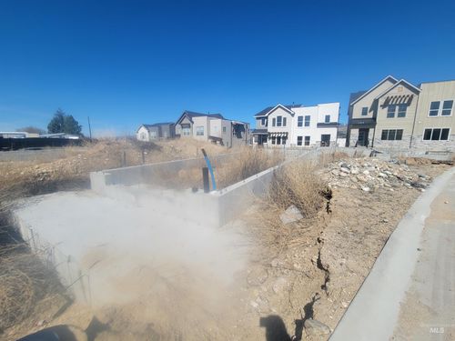 1207 E Echelon Ridge Ln, Boise, ID, 83716-5554 | Card Image