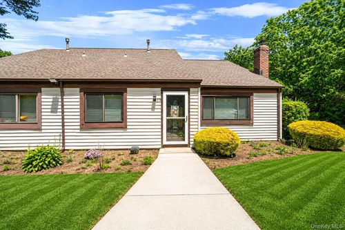515-515 Picasso Way, Middle Island, NY, 11953-2051 | Card Image