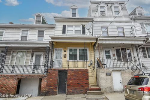 335 W Lloyd St, Shenandoah, PA, 17976-1553 | Card Image