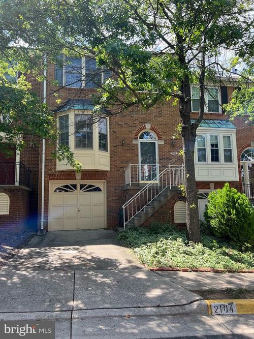 2104 Patty Ln, VIENNA, VA, 22182-4020 | Card Image