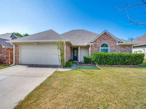 217 Quail Run, Aubrey, TX, 76227-4804 | Card Image