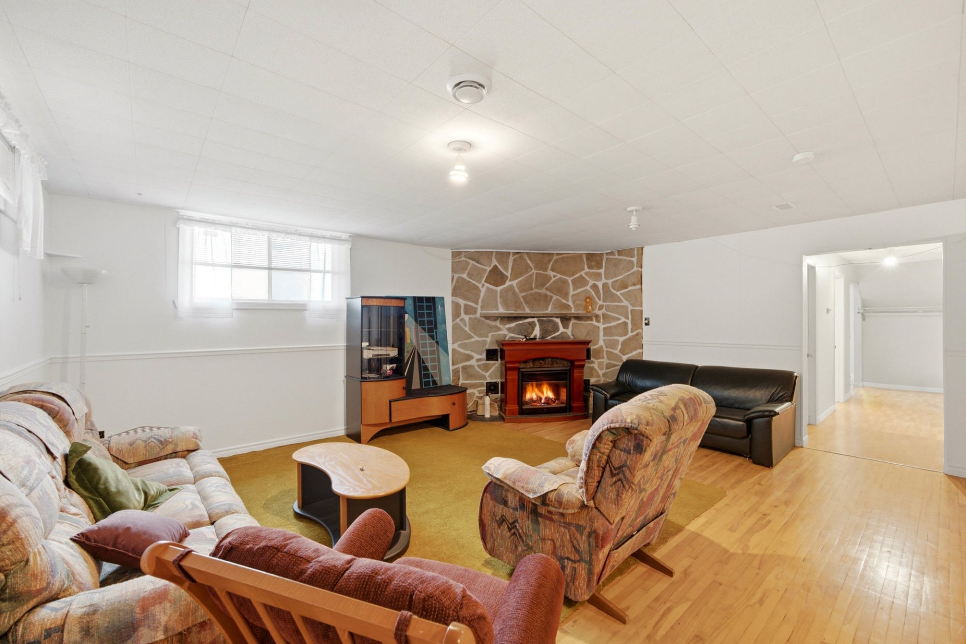 Residential in Val-des-Sources 2