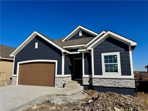 17146 W 168th Pl, Olathe, KS, 66062-8034 | Card Image