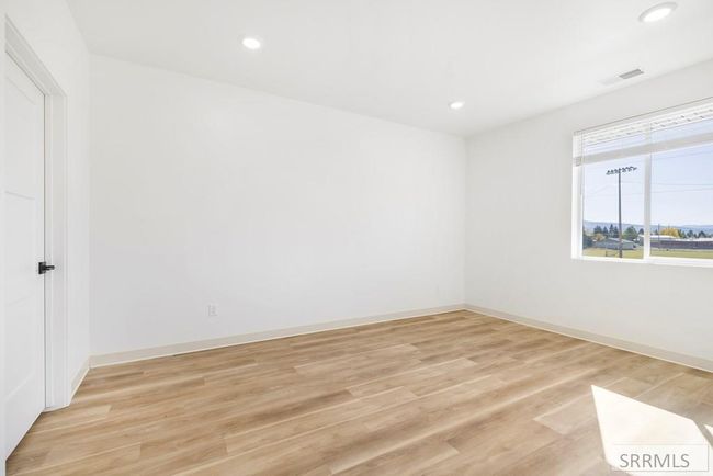 F201 - 201 E Ross Avenue, Condo with 2 bedrooms, 2 bathrooms and null parking in Driggs ID | Image 9