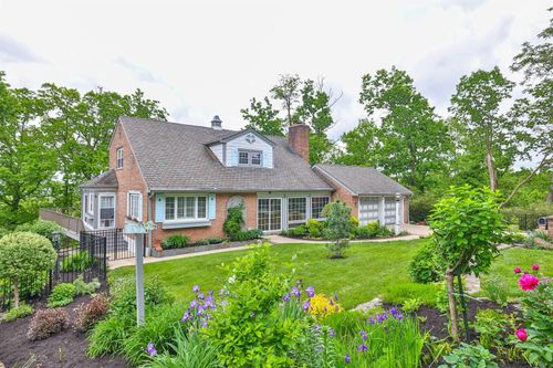 1050 Jackson Rd, Park Hills, KY, 41011-1912 | Card Image