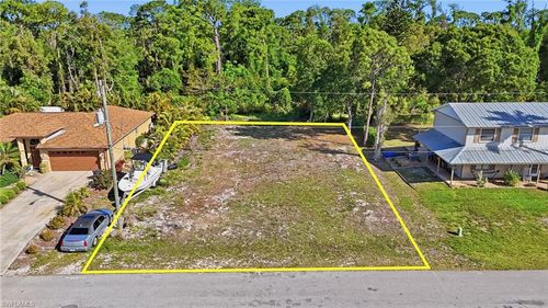 8325 Cypress Dr S, FORT MYERS, FL, 33967 | Card Image
