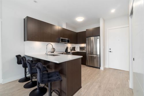 409-1633 Tatlow Ave, North Vancouver, BC, V7P2Z8 | Card Image