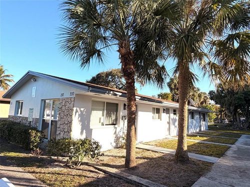 218 Sw 1st Ct, Pompano Beach, FL, 33060-4633 | Card Image