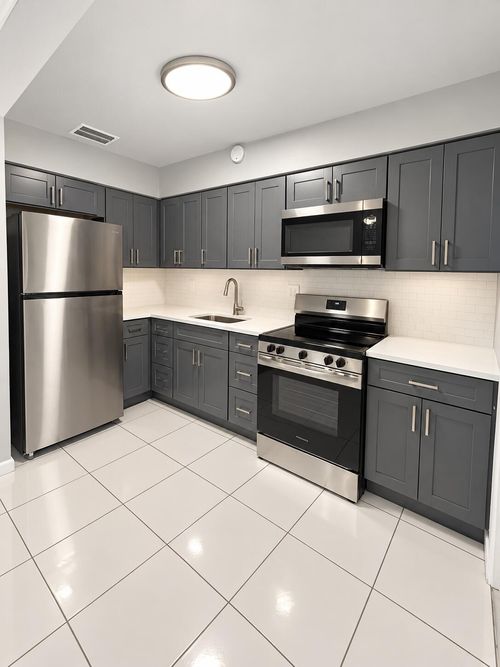 3-3604 Taylor St, Hollywood, FL, 33021-6842 | Card Image