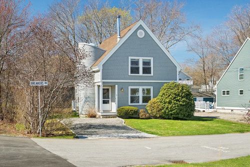2 Breakers Rd, Rye, NH, 03870-2405 | Card Image