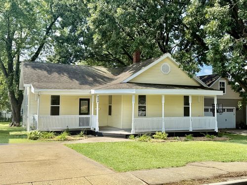 2116 1st St, Peru, IL, 61354-3237 | Card Image