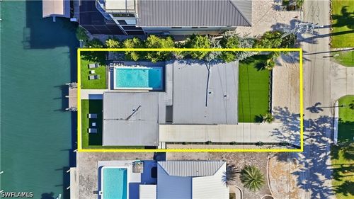 239 Curlew St, FORT MYERS BEACH, FL, 33931-4407 | Card Image