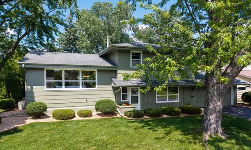 8332 29th Ave N, New Hope, MN, 55427-2618 | Card Image