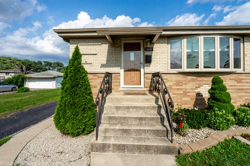 4141 Wehrman Ave, Schiller Park, IL, 60176-1844 | Card Image