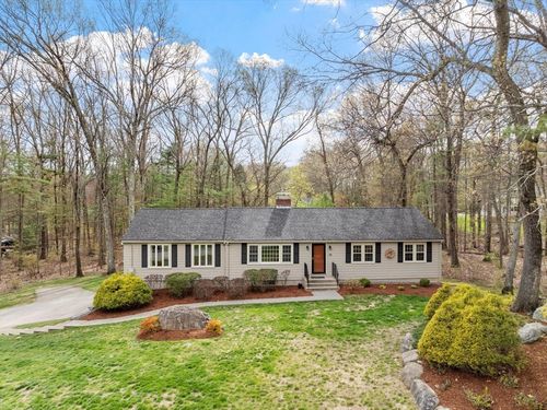 19 Hitchin Post Rd, Chelmsford, MA, 01824-1937 | Card Image