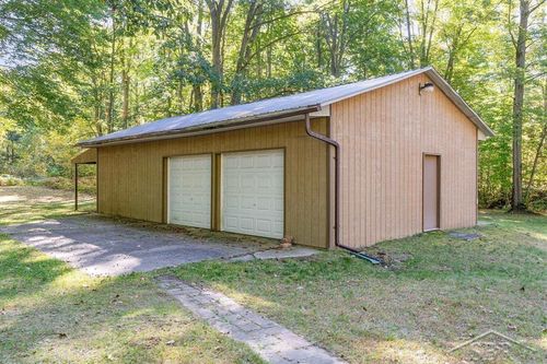 1201 S Bass Lake Ave, Harrison, MI, 48625-9557 | Card Image