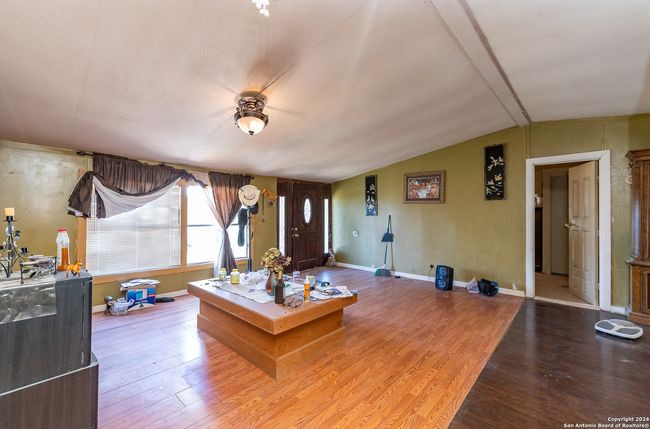 989 Oil Wl, Home with 3 bedrooms, 2 bathrooms and null parking in Pipe Creek TX | Image 12