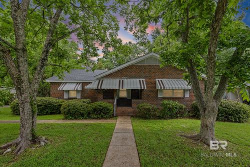 312 Sutherland Dr, Chickasaw, AL, 36611-1209 | Card Image