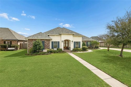 225 Betty Dr, Montz, LA, 70068-8953 | Card Image