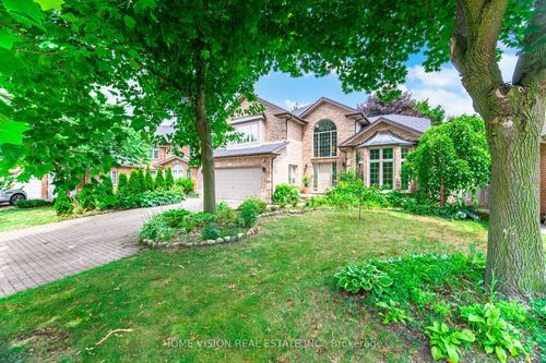 14 Wintergarden Rd, London, ON, N5Y5M2 | Card Image