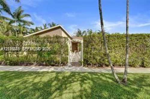 417 Se 4th St, Dania Beach, FL, 33004-4711 | Card Image