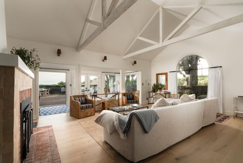 1413 Shoreline Dr, SANTA BARBARA, CA, 93109-2070 | Card Image