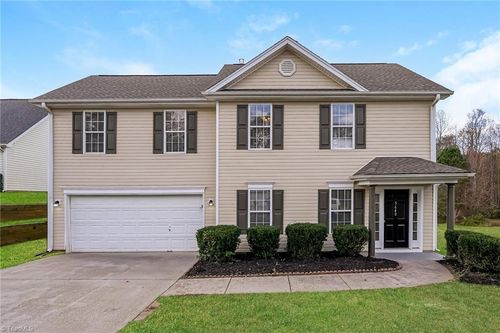 5640 Fairway Forest Drive, Winston Salem, NC, 27105 | Card Image