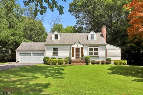17 Sycamore Ave, Berkeley Heights, NJ, 07922-1614 | Card Image