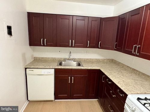 apt-205-c-9250 Edwards Way, HYATTSVILLE, MD, 20783-3464 | Card Image