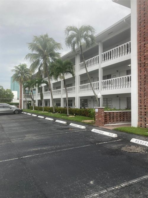 apt-a206-5201 Ne 24th Ter, Fort Lauderdale, FL, 33308-3961 | Card Image