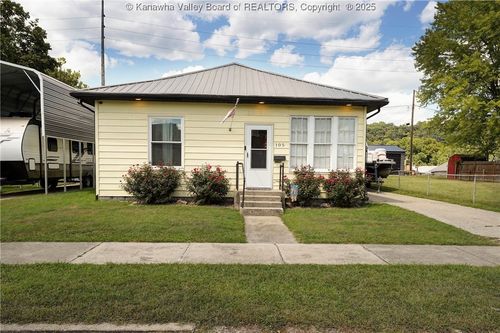 105 9th Ave, South Charleston, WV, 25303-1151 | Card Image