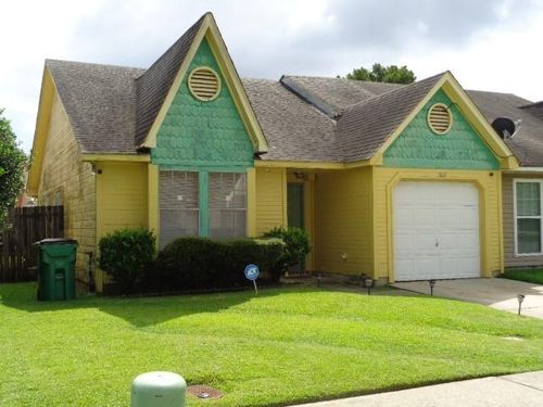 3017 Sienna Dr, Harvey, LA, 70058-2180 | Card Image