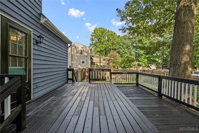 View of wooden terrace | Image 38