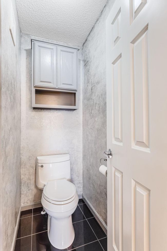 587 Crane Creek Ln, Townhouse with 3 bedrooms, 4 bathrooms and null parking in Eagan MN | Image 19