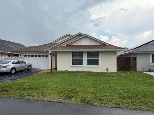 0-19058 Nw 77th Pl, Hialeah, FL, 33015-5260 | Card Image