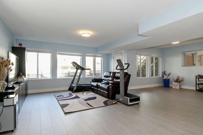 10499 Mceachern St, House other with 4 bedrooms, 4 bathrooms and 4 parking in Maple Ridge BC | Image 22