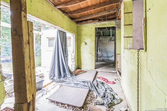 118 Gentry St, House other with 2 bedrooms, 1 bathrooms and null parking in San Antonio TX | Image 14