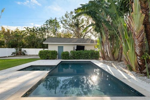 827 Snell Isle Blvd Ne, ST PETERSBURG, FL, 33704-3743 | Card Image