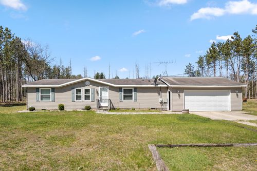 8901 S Thornapple Ave, Newaygo, MI, 49337-8665 | Card Image
