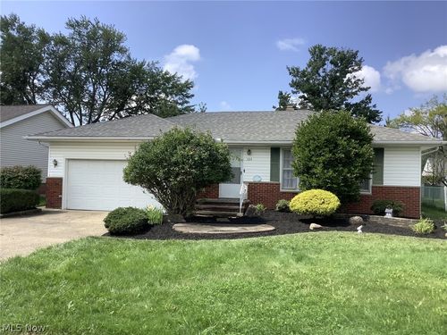 1314 Jackie Ln, Cleveland, OH, 44124-1827 | Card Image