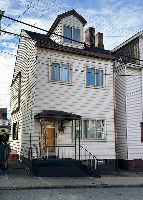 4014 Mintwood St, Pittsburgh, PA, 15224-1429 | Card Image
