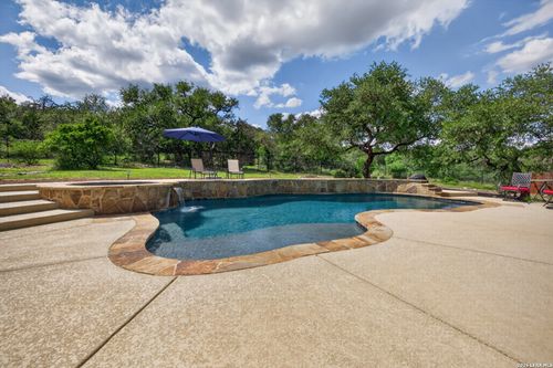 659 Winding Vw, New Braunfels, TX, 78132-2542 | Card Image