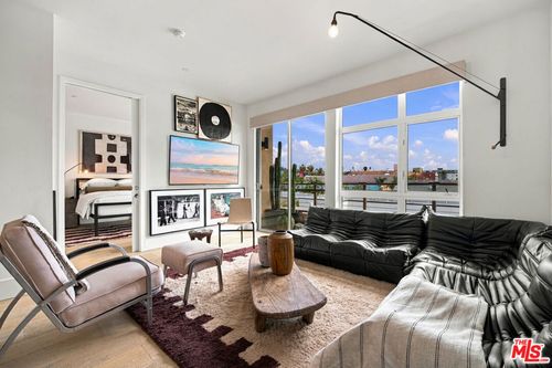 409-6001 Carlton Way, Los Angeles, CA, 90028-6506 | Card Image