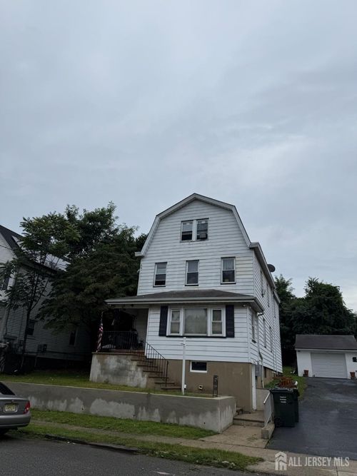 107 Fulton St, Woodbridge, NJ, 07095-2617 | Card Image