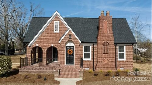 301 E Church St, Kershaw, SC, 29067-1305 | Card Image