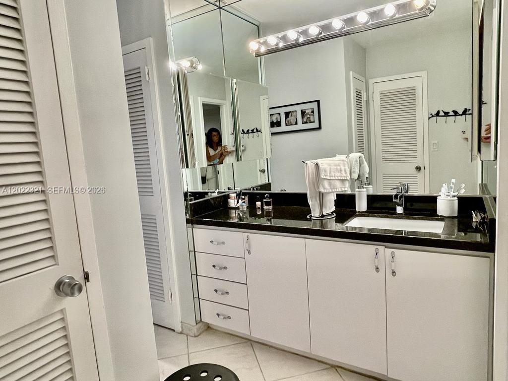 Residential Lease in Hallandale Beach 5