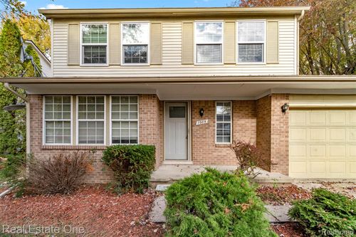 7985 Faircrest Dr, Ypsilanti, MI, 48197-8354 | Card Image